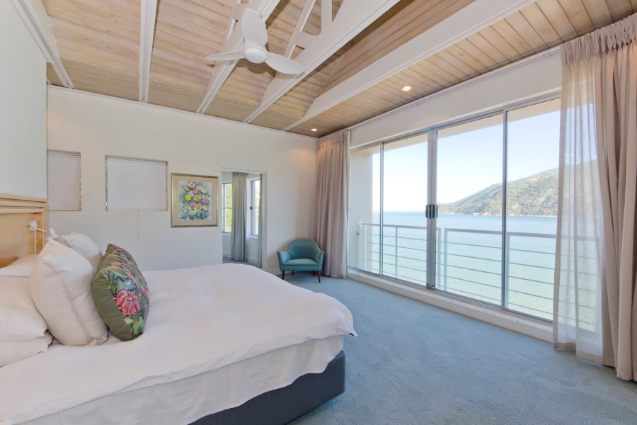 4 Bedroom Property for Sale in Leisure Isle Western Cape